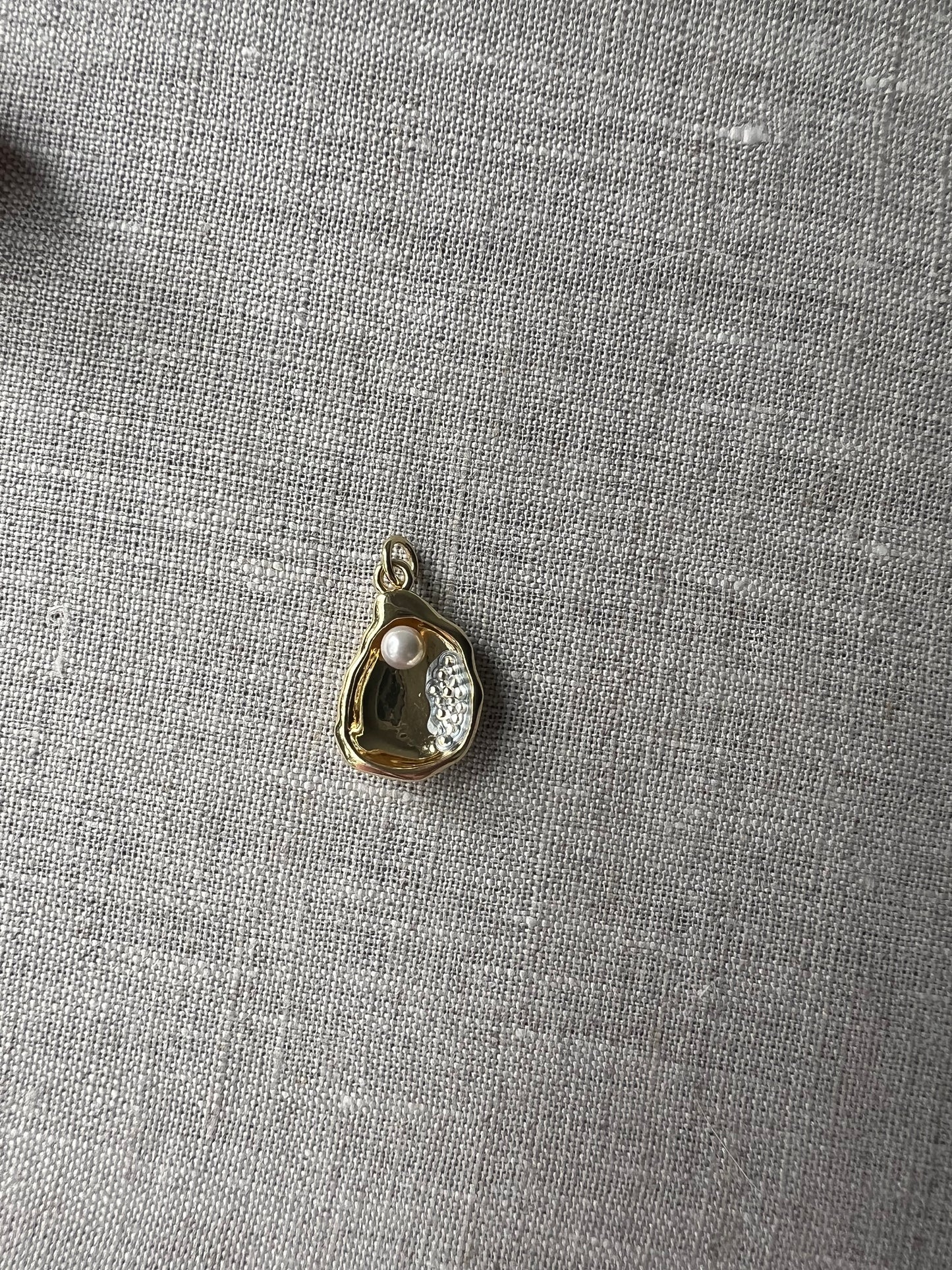Oyster Charm