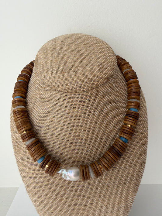 Wood and Pearl Collar Necklace